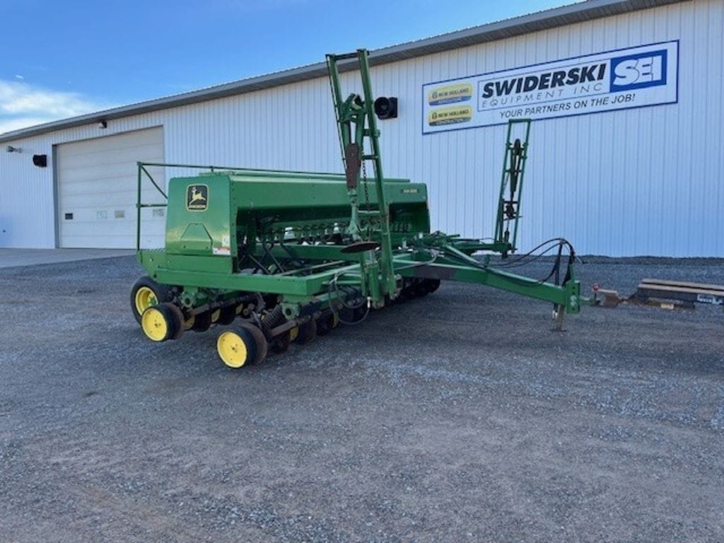 John Deere 750 Equipment Image0