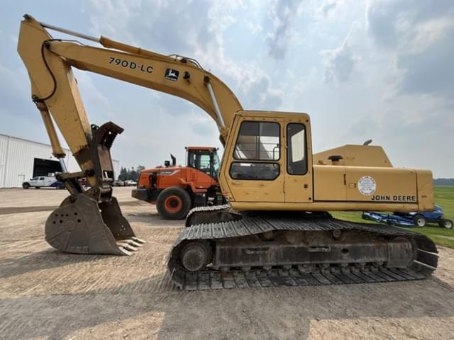Image of John Deere 790D equipment image 4