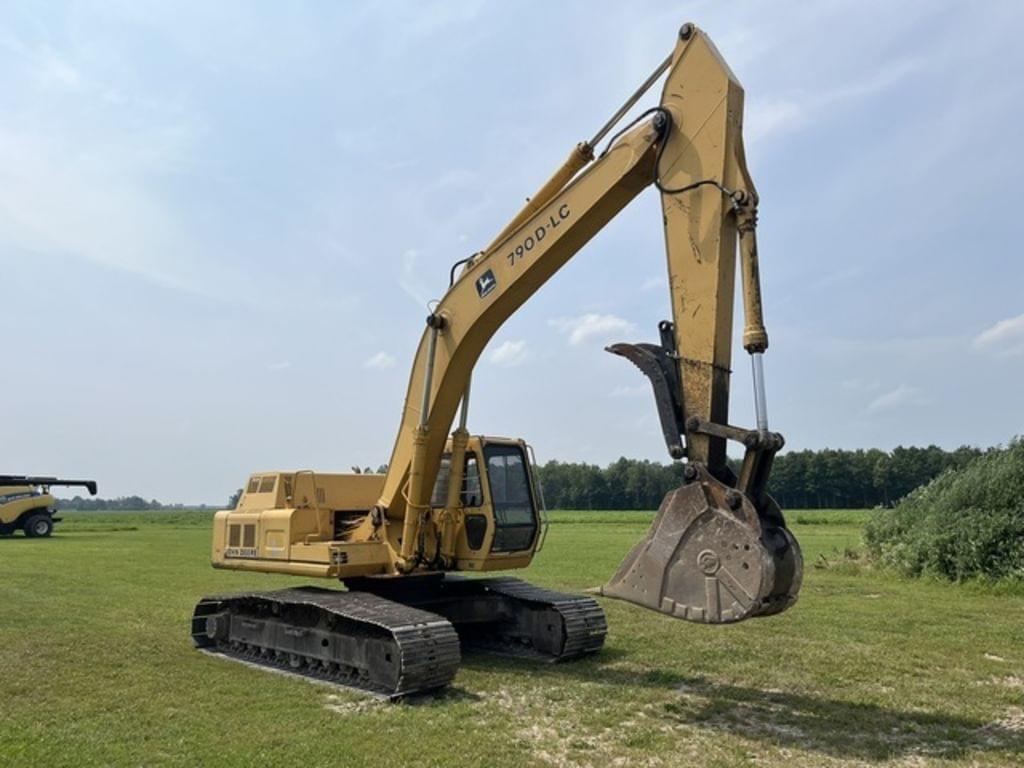 Image of John Deere 790D Primary image