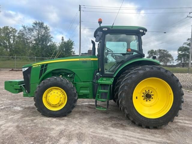 Image of John Deere 8285R equipment image 1