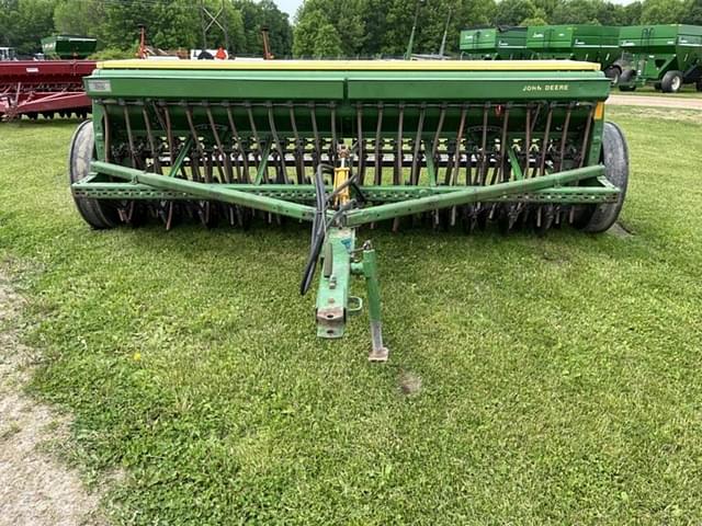 Image of John Deere 8300 equipment image 1