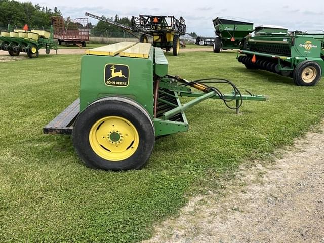 Image of John Deere 8300 equipment image 3