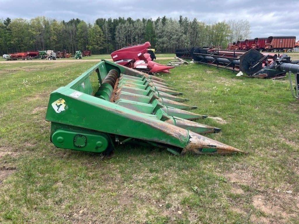 Image of John Deere 843 Image 1