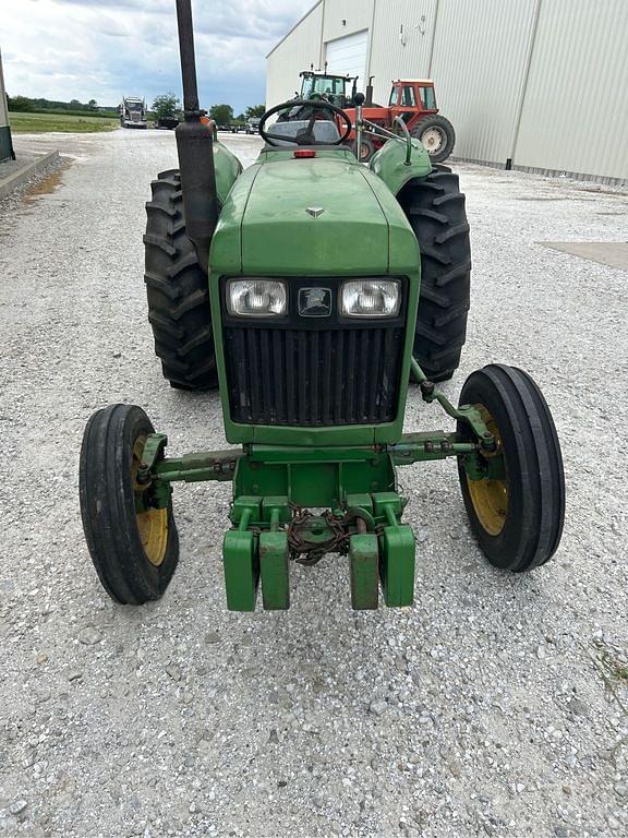 Image of John Deere 890 equipment image 1