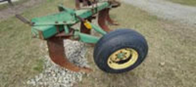 Image of John Deere 900 equipment image 2