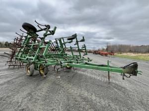 1990 John Deere 960 Image