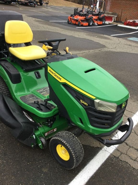 Image of John Deere S220 equipment image 3