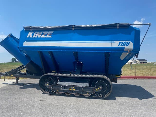 Image of Kinze 1100 equipment image 2