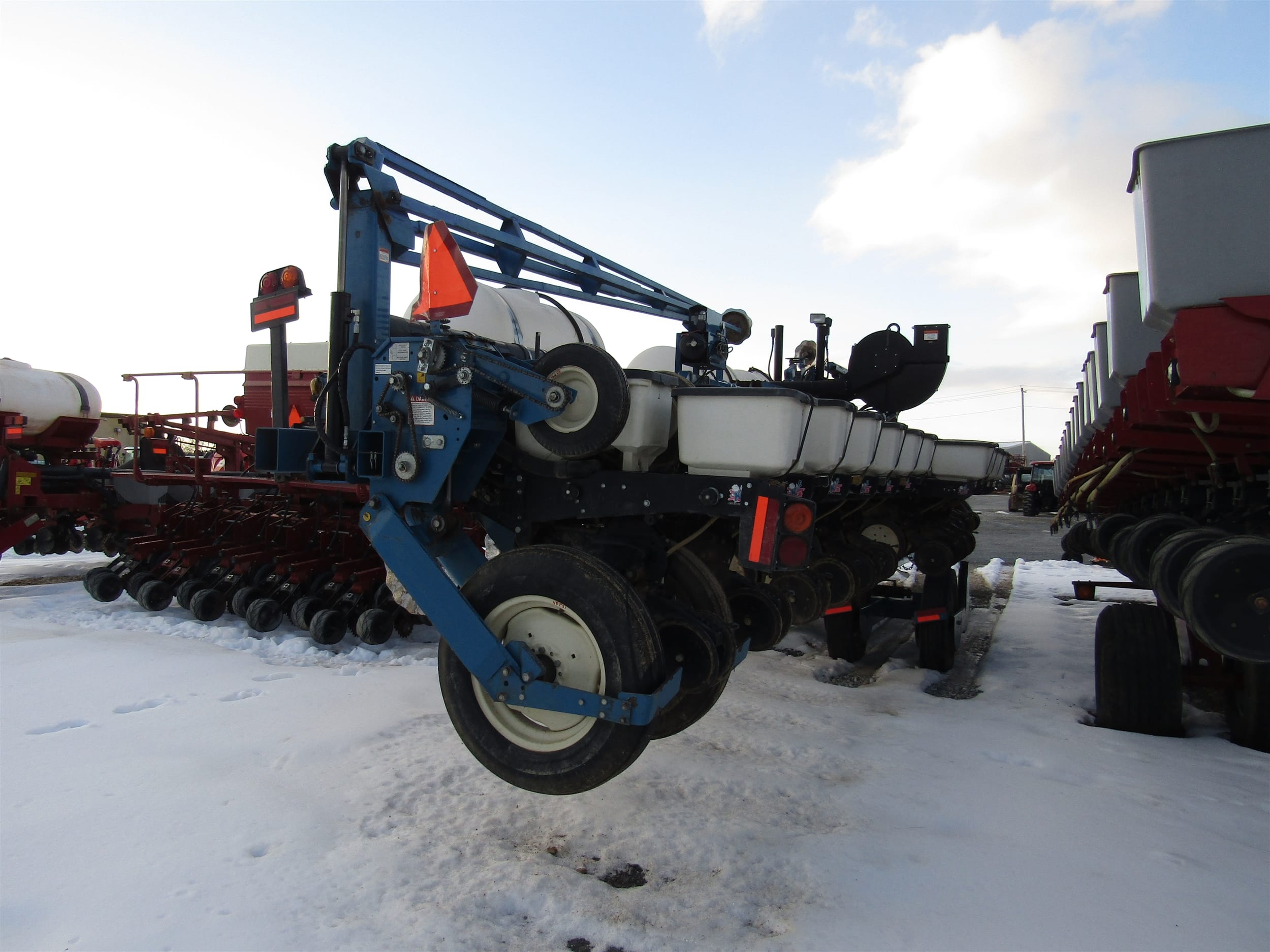 2008 Kinze 3600 Equipment Image0