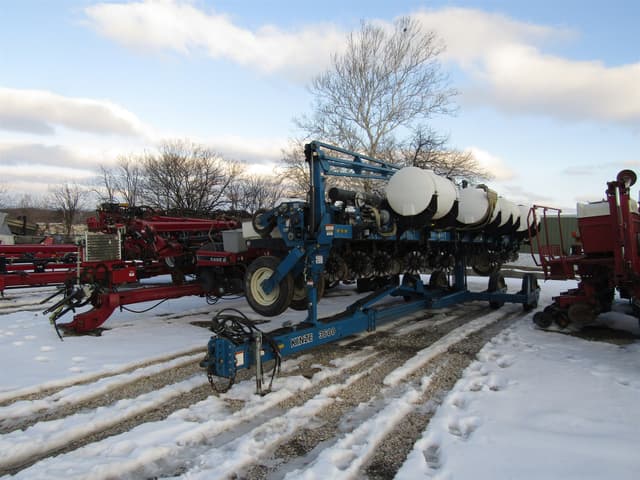 Image of Kinze 3600 equipment image 2
