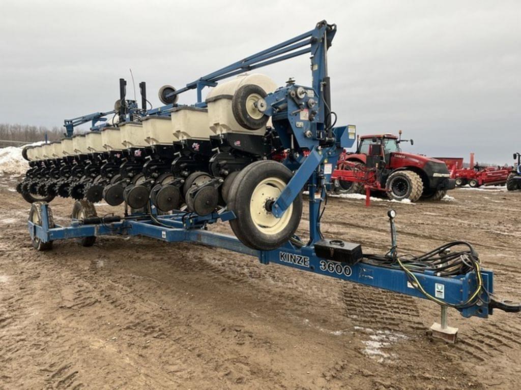 Image of Kinze 3600 Image 0