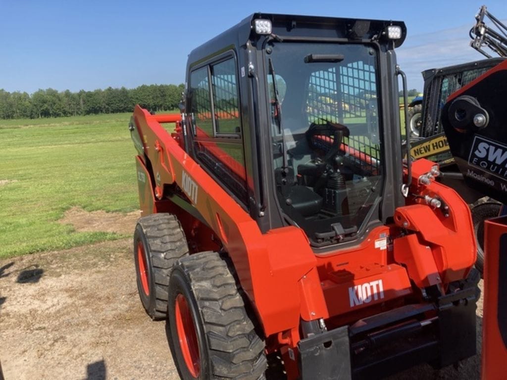 2024 Kioti SL750 Equipment Image0