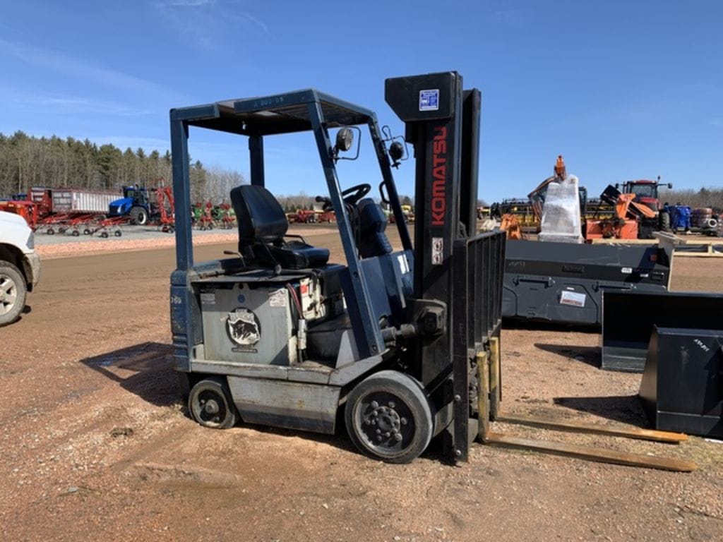 Komatsu FB25SH-4 Equipment Image0