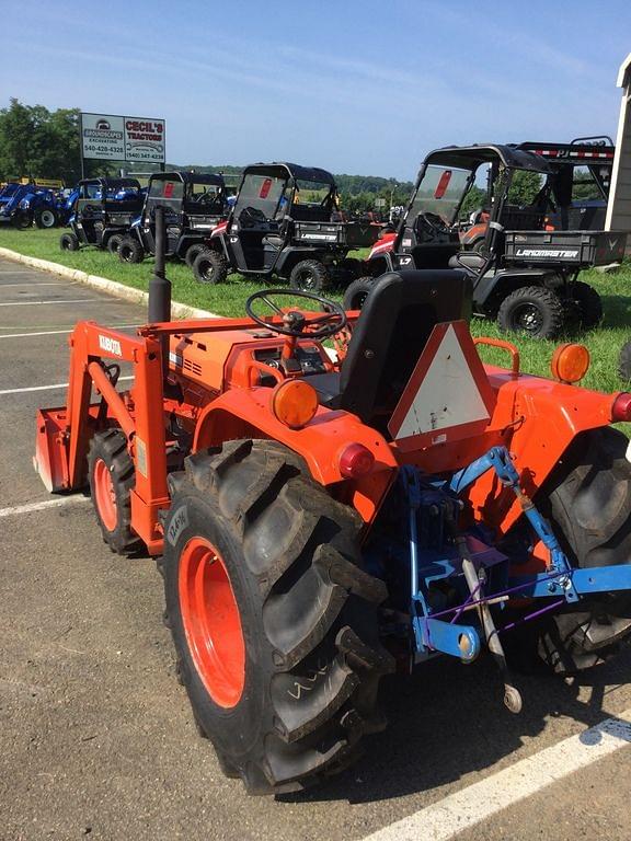 Image of Kubota B8200 equipment image 1