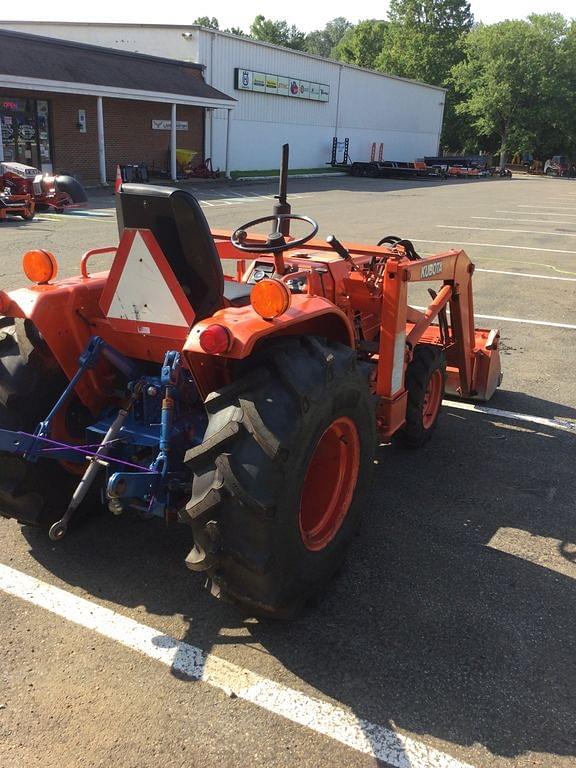 Image of Kubota B8200 equipment image 2