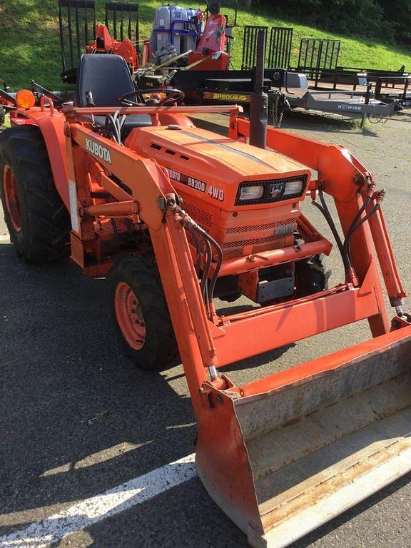 Image of Kubota B8200 equipment image 3