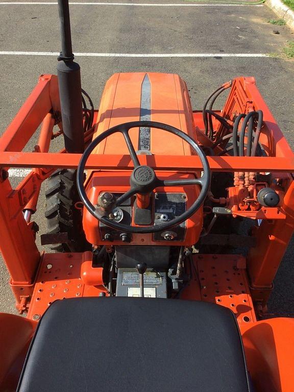 Image of Kubota B8200 equipment image 4