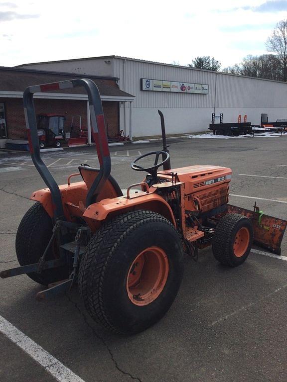 Image of Kubota B8200 equipment image 3