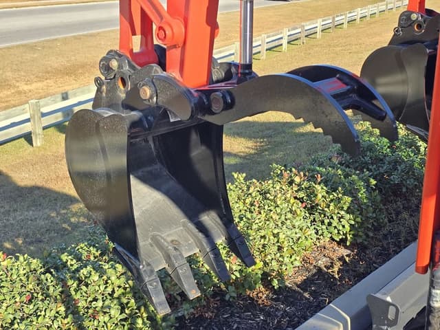 Image of Kubota KX033-4 equipment image 3