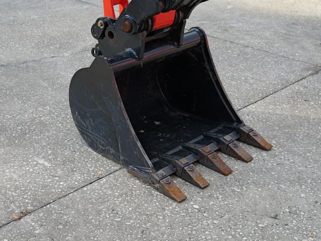 Image of Kubota U35-4 equipment image 4