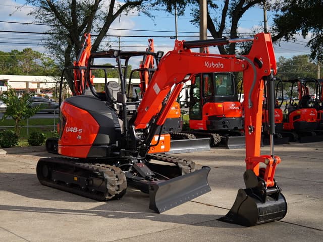 Image of Kubota U48-5 equipment image 1