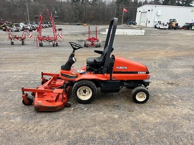 Image of Kubota F2560 equipment image 4