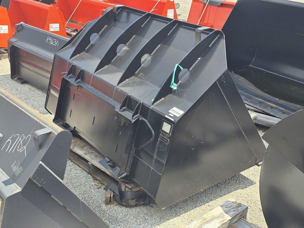 Image of Kubota Bucket Image 1