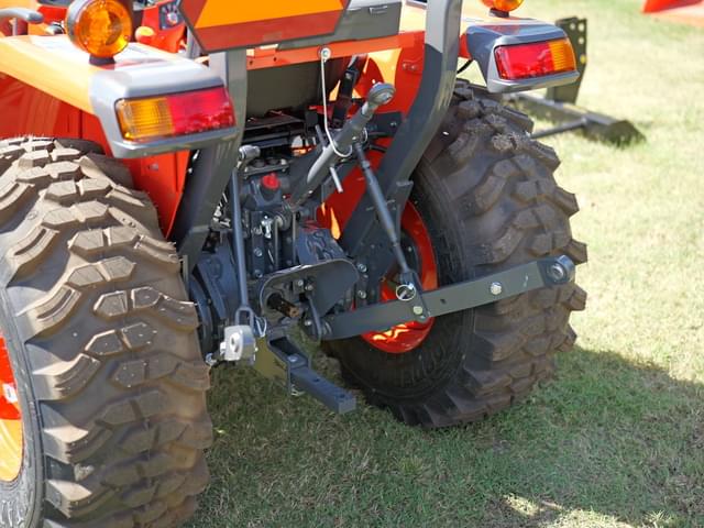 Image of Kubota L2502 equipment image 2