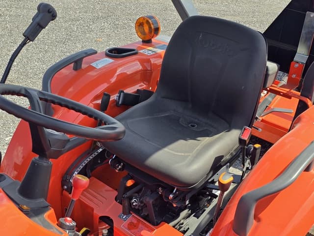 Image of Kubota L2502 equipment image 4