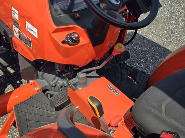 Image of Kubota L2502 equipment image 3