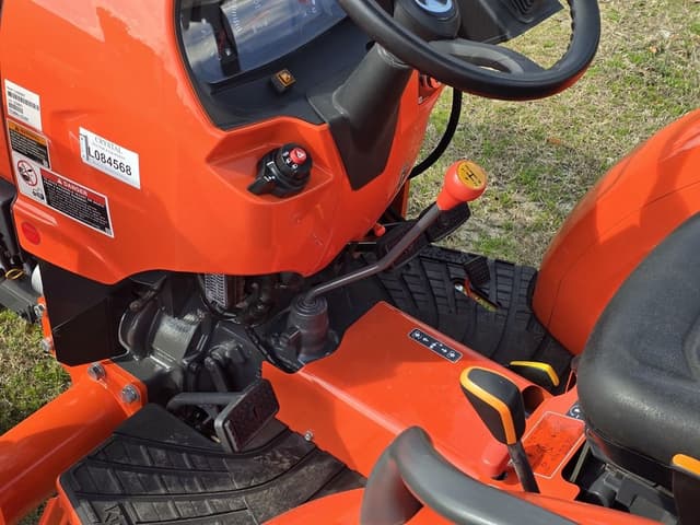 Image of Kubota L2502 equipment image 3