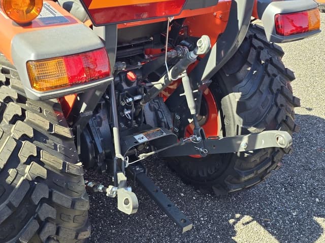 Image of Kubota L2502HST equipment image 2
