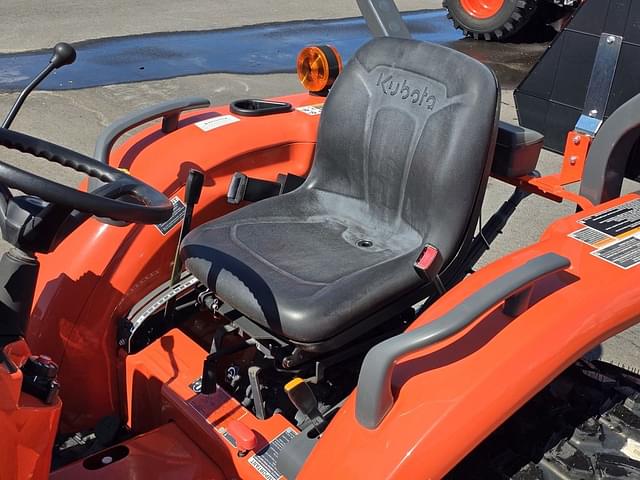 Image of Kubota L2502HST equipment image 4