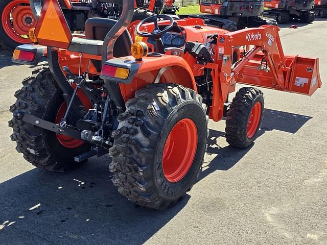 Image of Kubota L2502HST equipment image 2