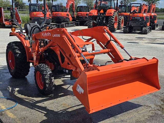 Image of Kubota L3302HST equipment image 1