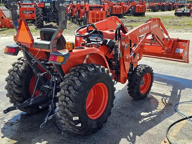 Image of Kubota L3302HST equipment image 2