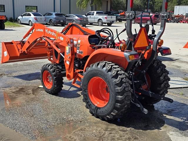 Image of Kubota L3302HST equipment image 3