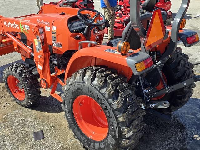 Image of Kubota L3302HST equipment image 3