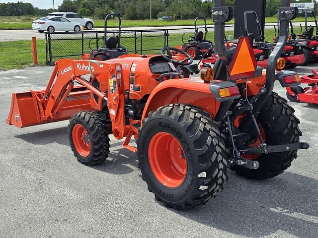 Image of Kubota L3302HST equipment image 3