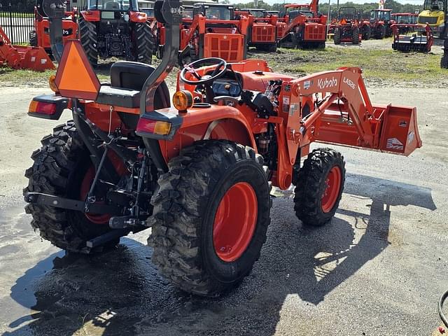 Image of Kubota L3302HST equipment image 2