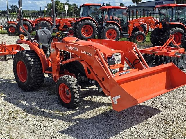 Image of Kubota L3302HST equipment image 1