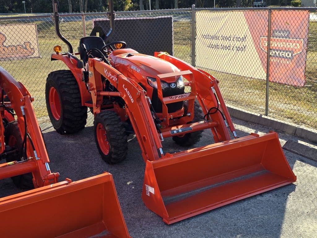 Image of Kubota L3902 Image 1
