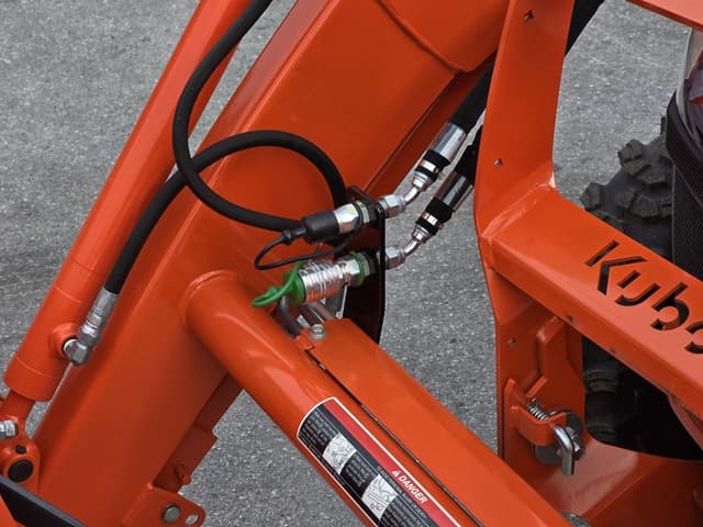 Image of Kubota L3902 equipment image 2