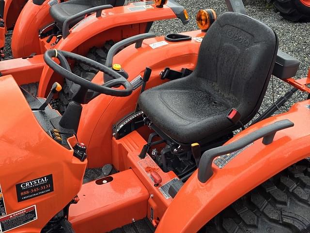 Image of Kubota L3902HST equipment image 3