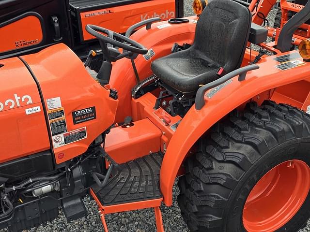 Image of Kubota L3902HST equipment image 3