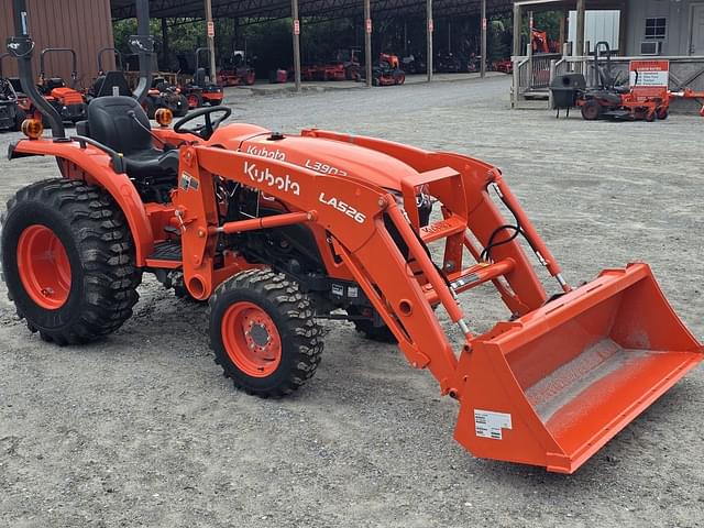 Image of Kubota L3902HST equipment image 1