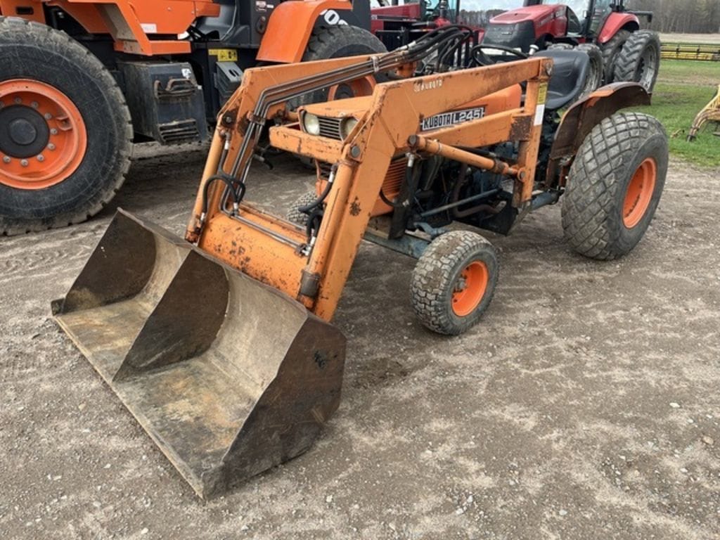 Kubota L245 Equipment Image0