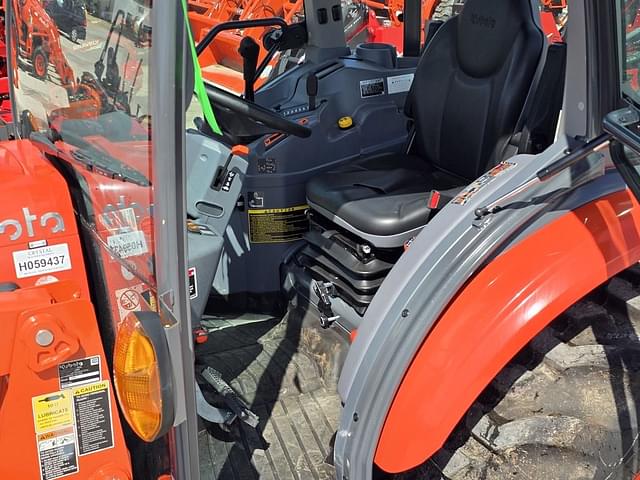 Image of Kubota L3560HSTC-LE equipment image 4