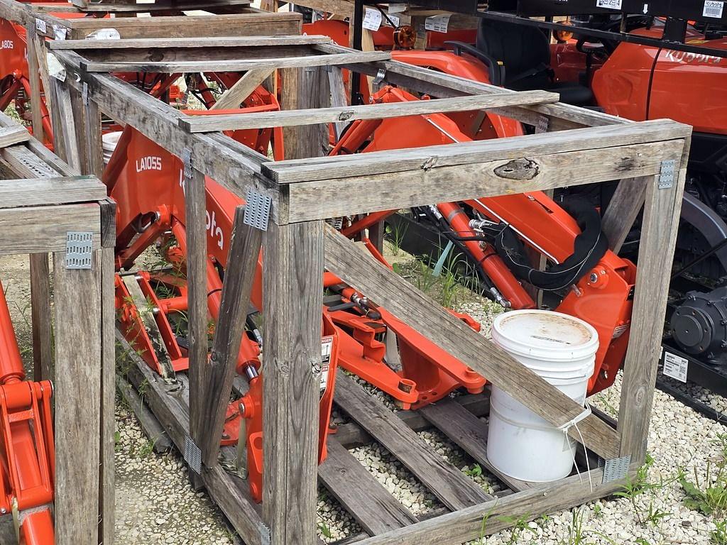 Image of Kubota LA1055 Image 1