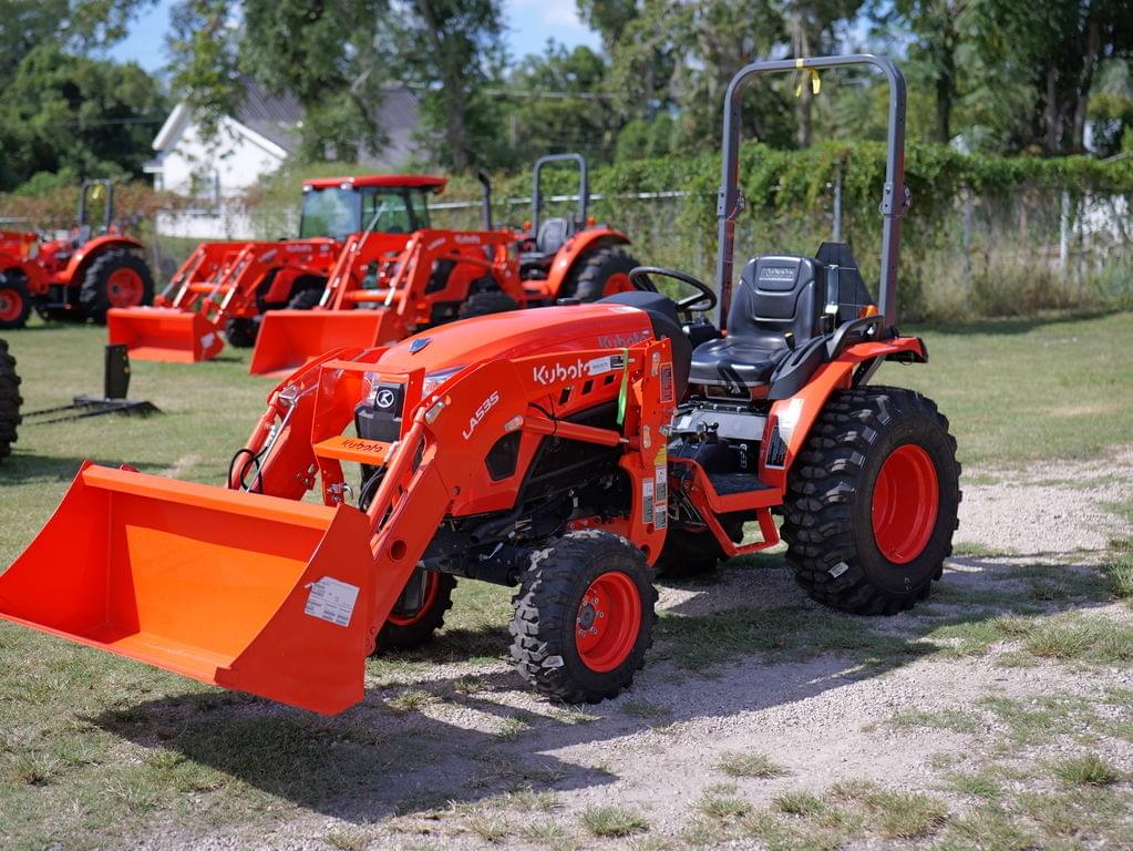 Image of Kubota LX2620 Primary image
